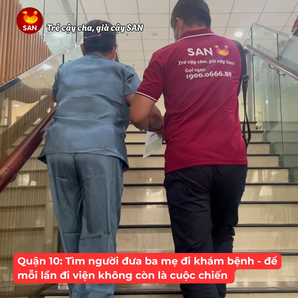 đưa người già đi khám bệnh Quận 3